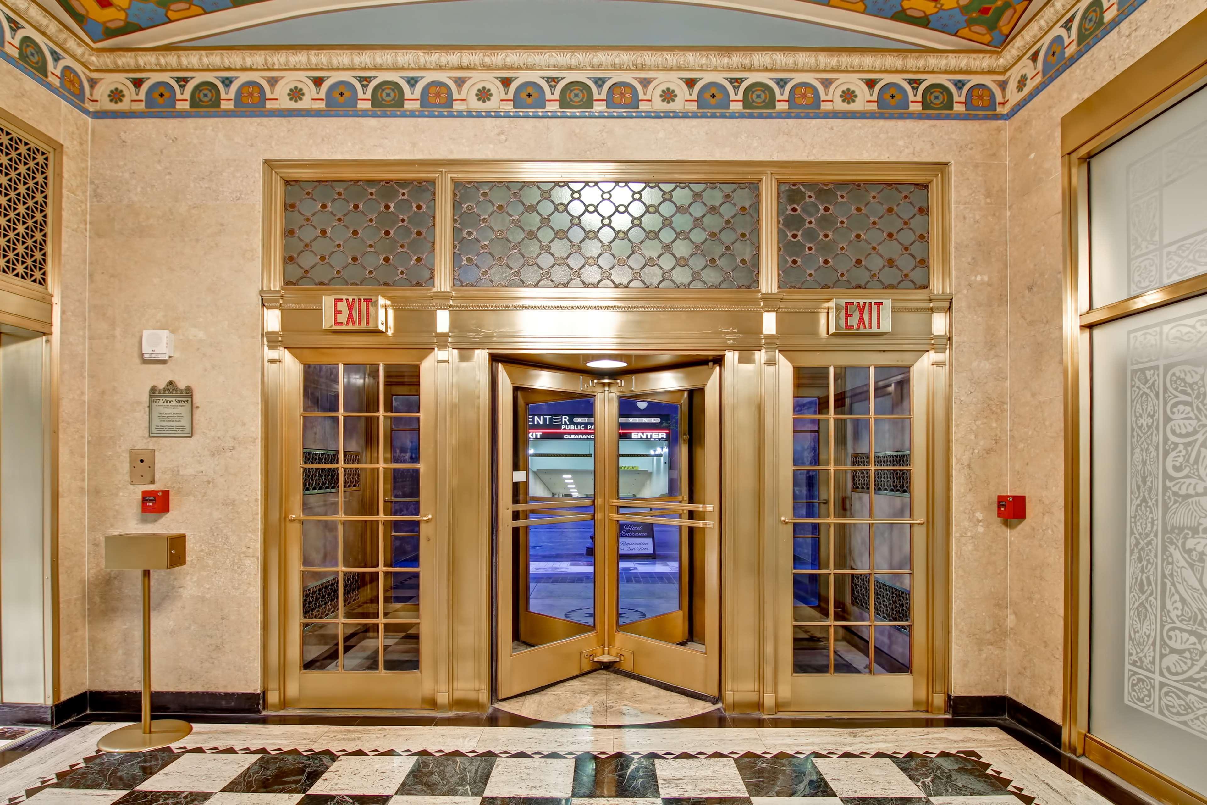 Hampton Inn And Suites Cincinnati - Downtown Exteriér fotografie